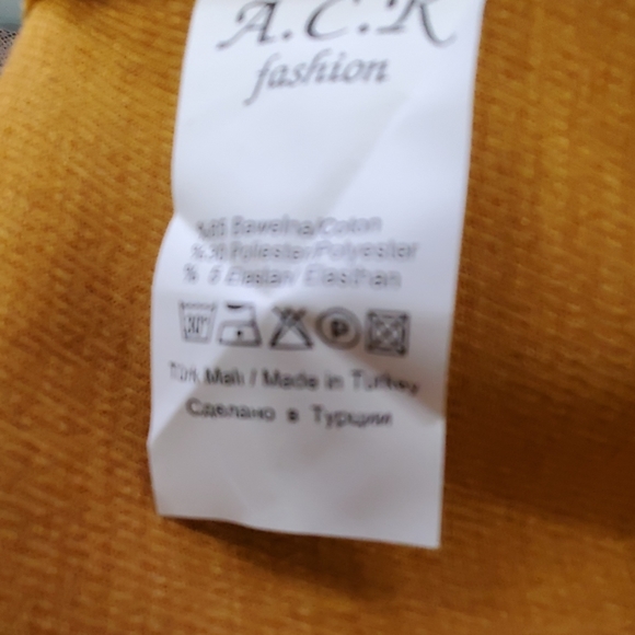 Top and skirt set - Picture 3 of 3